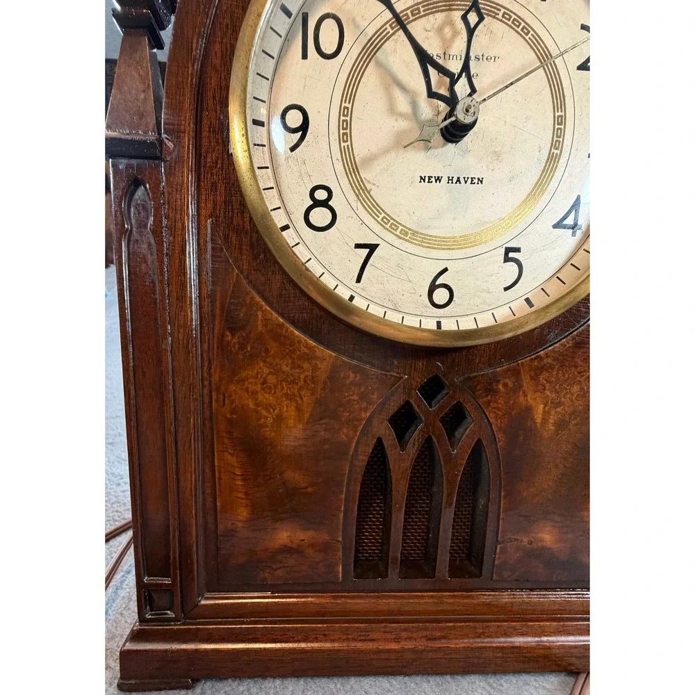1935 Vintage New Haven Electric Mantel Clock Westminster Chime Gothic Wood
